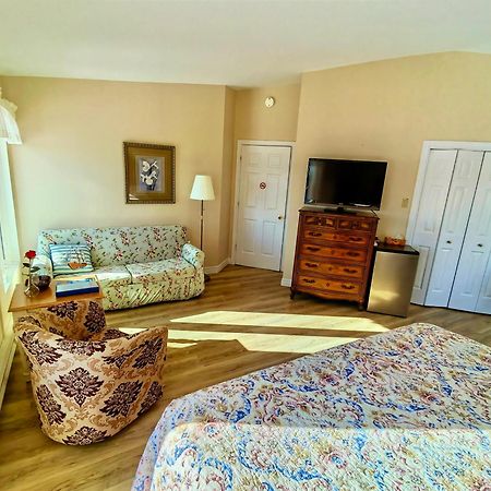 פגי'ס קוב 181 Oceanside Inn מראה חיצוני תמונה