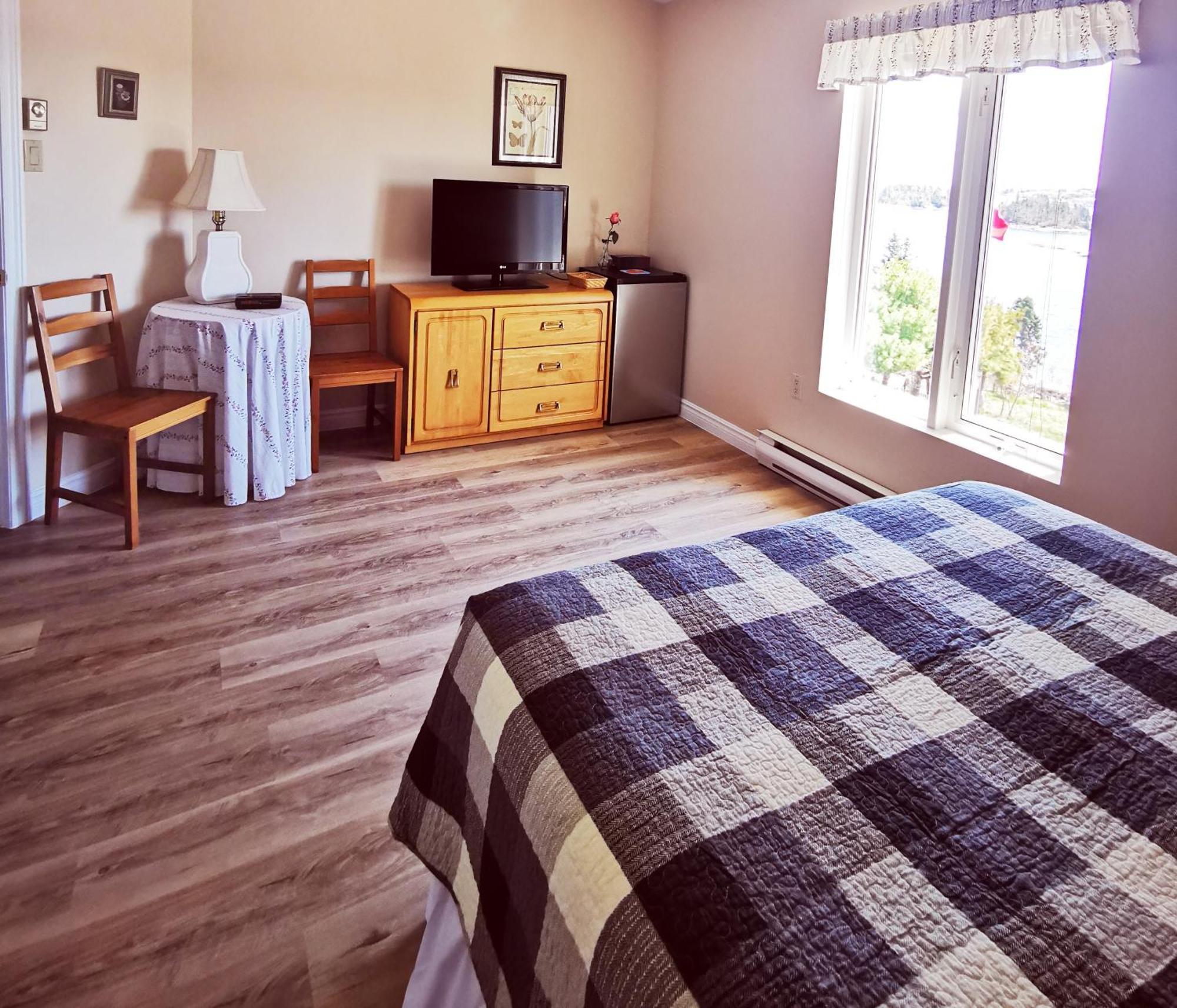 פגי'ס קוב 181 Oceanside Inn מראה חיצוני תמונה