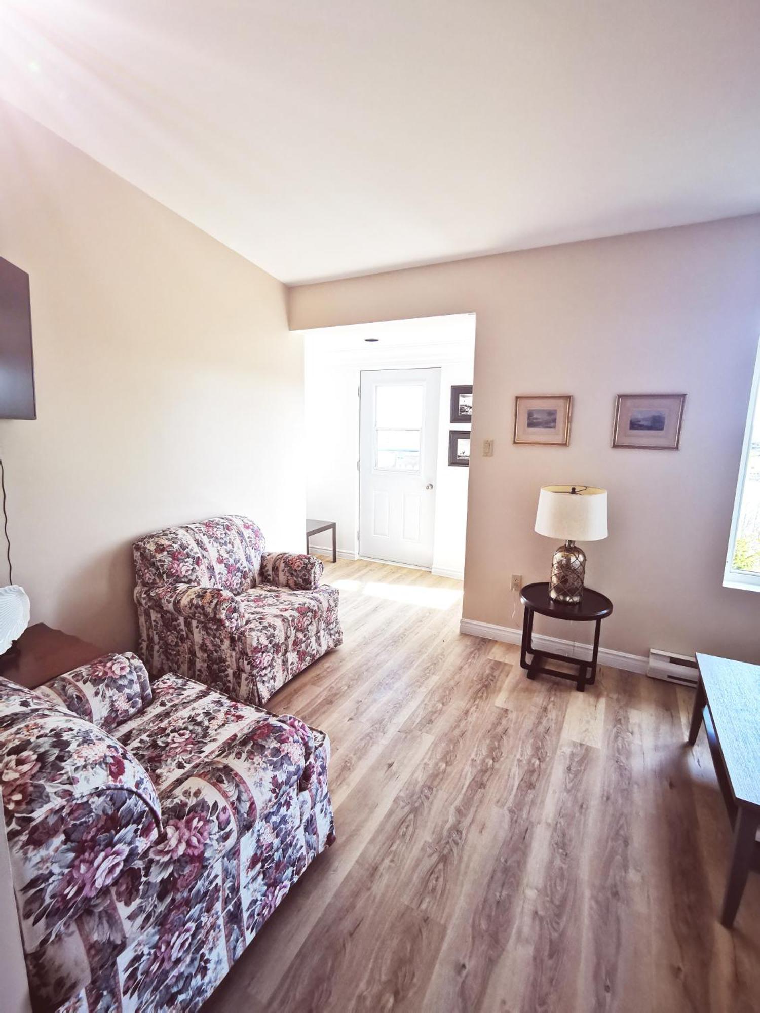 פגי'ס קוב 181 Oceanside Inn מראה חיצוני תמונה
