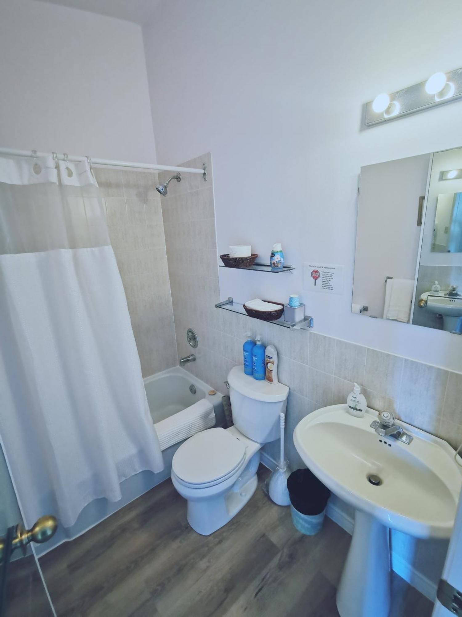 פגי'ס קוב 181 Oceanside Inn מראה חיצוני תמונה